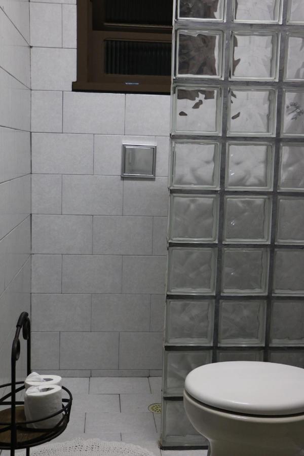 Excelente Quarto Com Cama De Casal King Em Casa Perto Do Aeroporto De Curitiba São José dos Pinhais エクステリア 写真